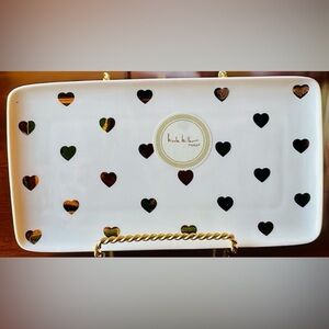 “NICOLE MILLER - HOME” 💛
WHITE PORCELAIN TRAY with GOLD HEARTS